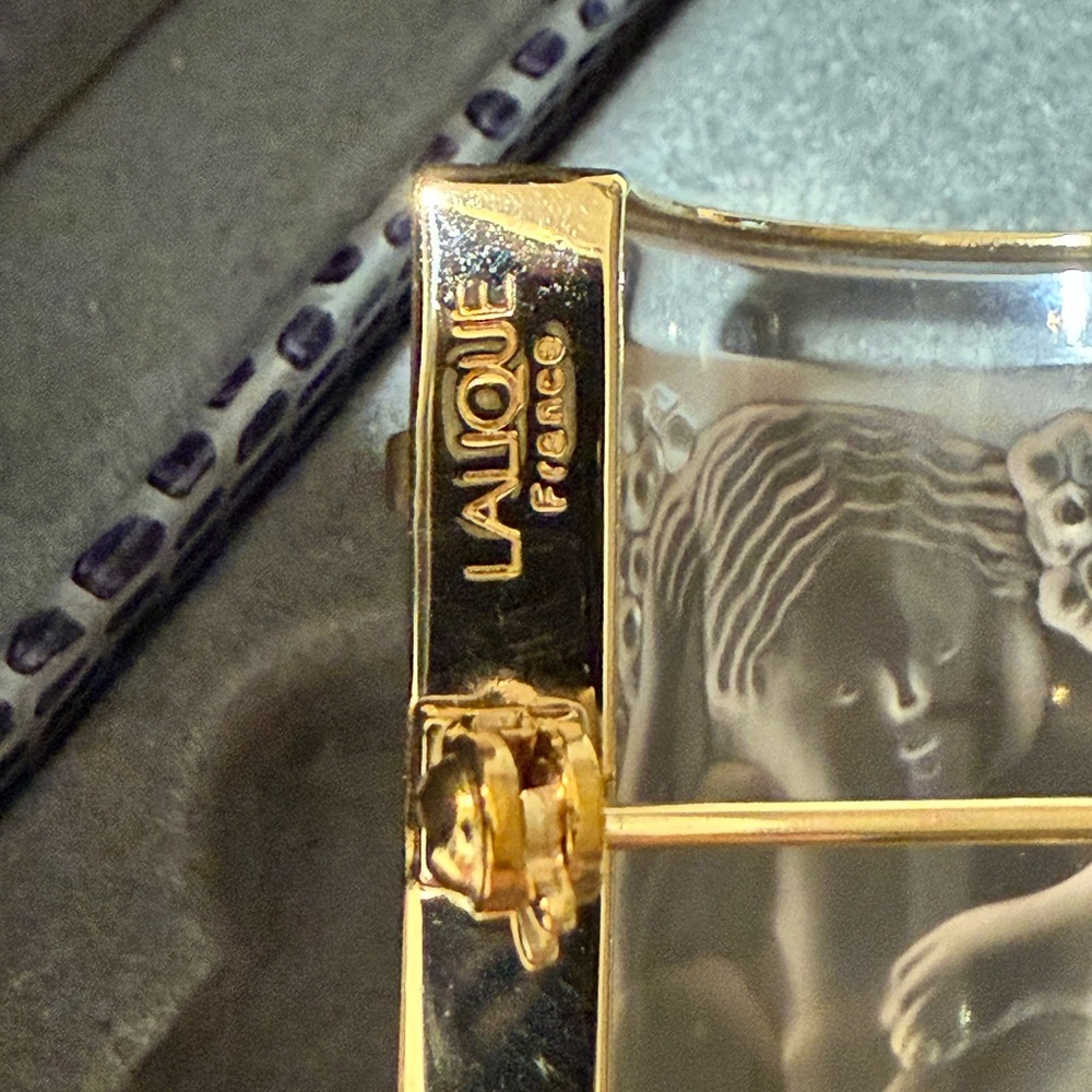 Vintage Lalique Paris Enfant Angel Frosted Crystal Brooch Pin w Original Box - Picture 5 of 12
